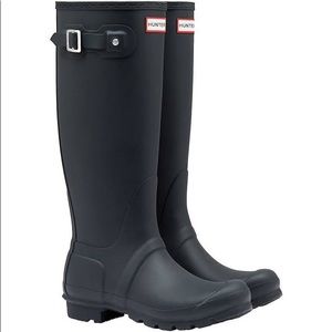Navy Hunter rain boots